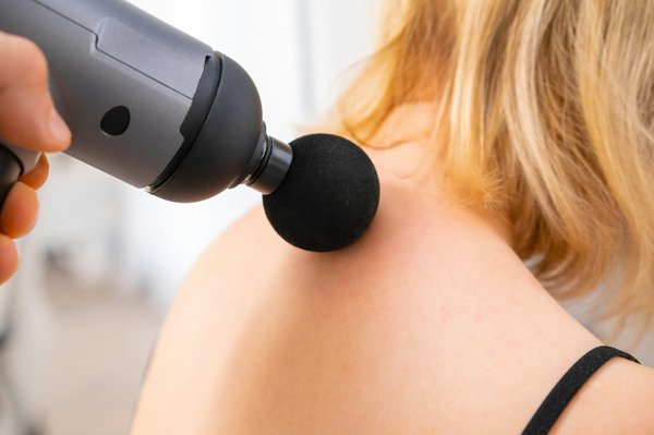 Pistolet de massage : relaxation musculaire pour athlètes